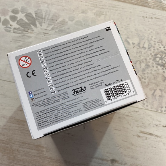 2/$100 Funko Pop Sally Seated #209 Disney Limited Edition Figure - Picture 9 of 9